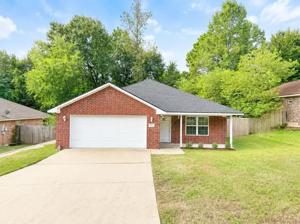 322 Greenleaf St, Huntsville, TX 77340