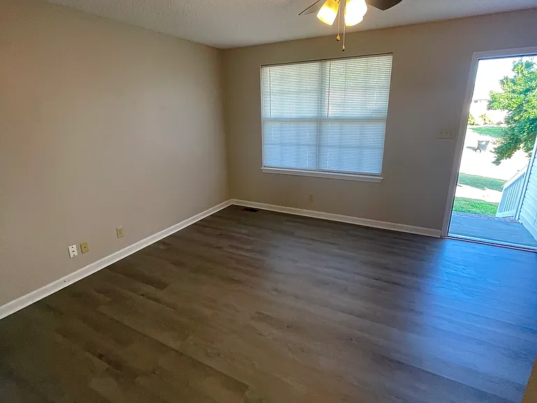 930 Van Buren Ave — Photo 6