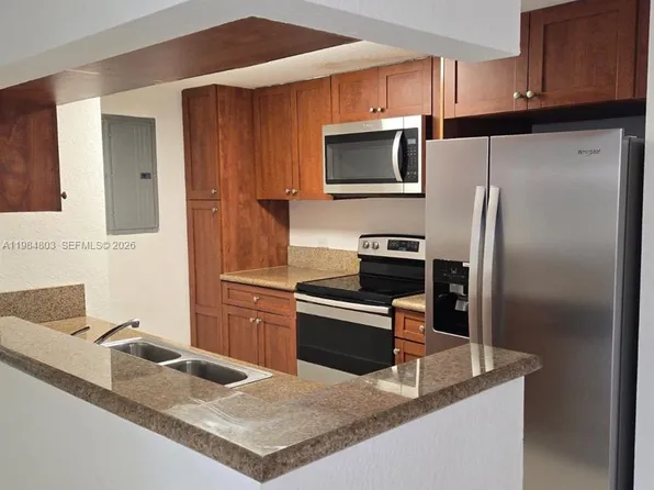 36 NW 6th Ave APT 408, Miami, FL 33128