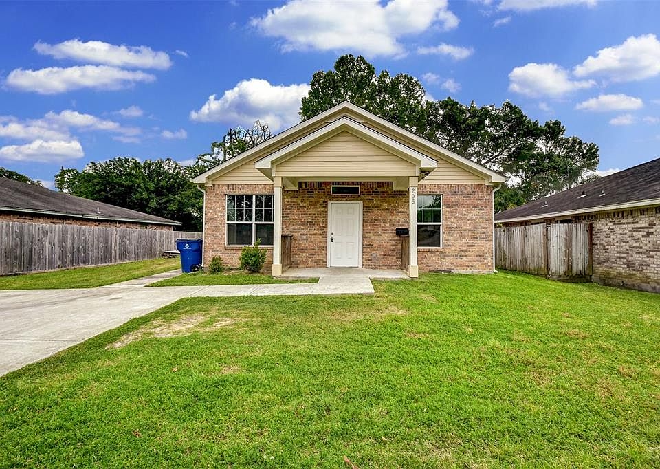 1st image of 206 N Sparrow Way