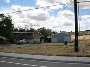 415 Bombing Range Rd, West Richland, WA 99353