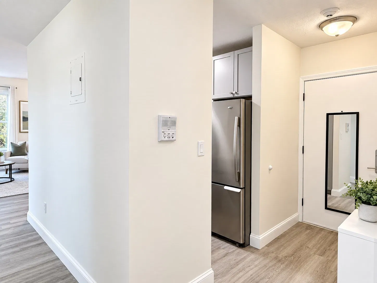 2 bed, 1.0 bath, 846 sqft, $2,500 — Photo 2