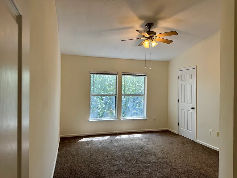 6212 High Tide Blvd — Photo 7