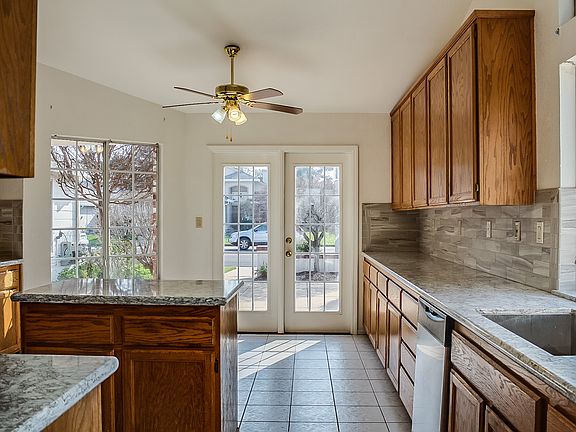 4th image of 6201 Brockenhurst Dr
