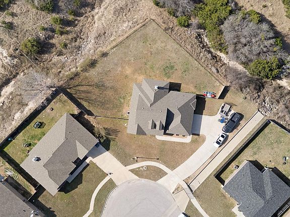 4th image of 2405 Settlement Road