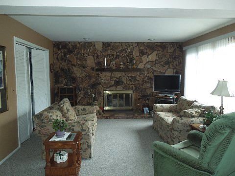 5th image of 705 Clawson St