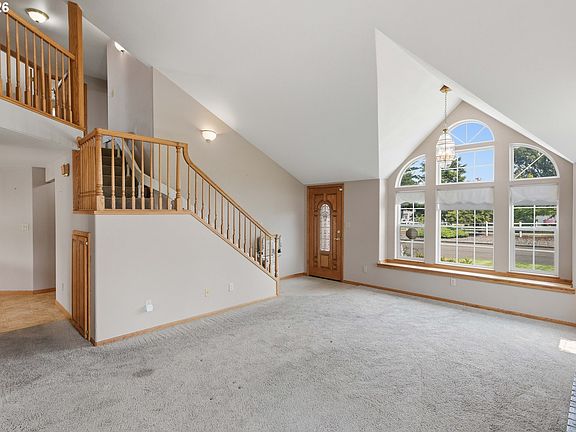 5th image of 2090 Ash St