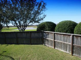 421 Abbey Ln, League City, TX 77573