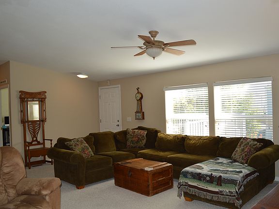 3rd image of 19 Bentley Ave