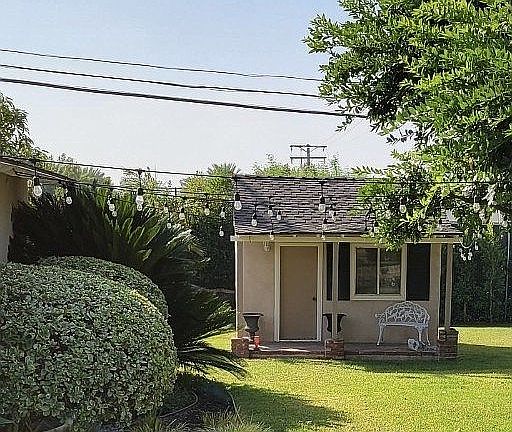 4th image of 15446 Janine Dr