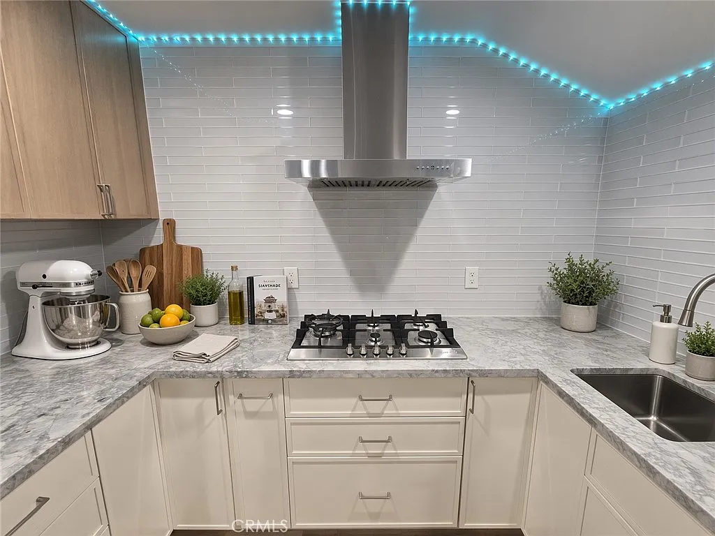 1 bed, 450 sqft, $2,100 — Photo 4