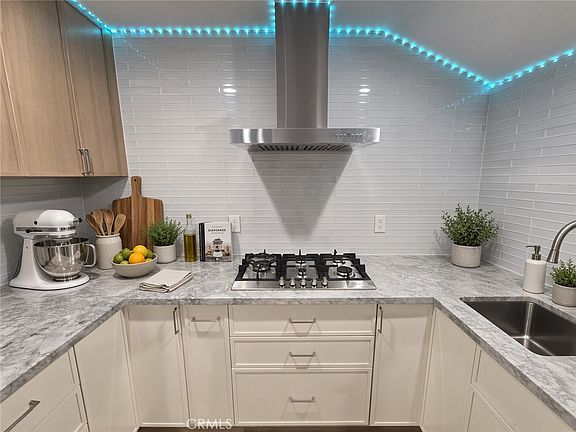 4th image of 15891 King Cir #2