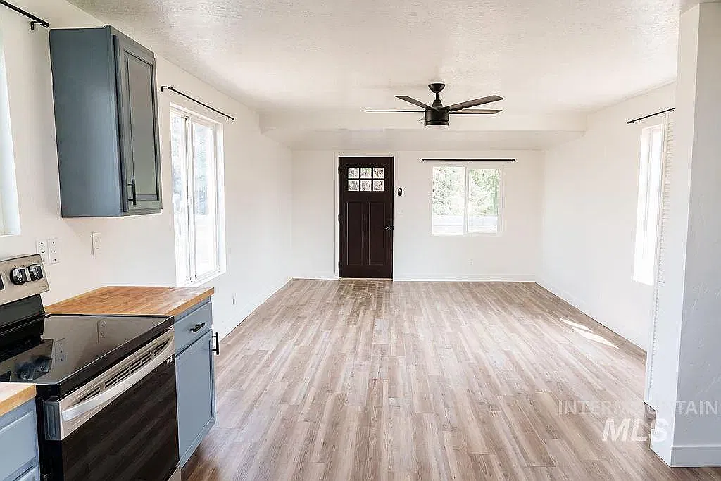 2 bed, 730 sqft, $1,700 — Photo 4
