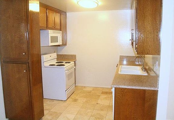 4th image of 1110 S Catalina Ave #Luxury