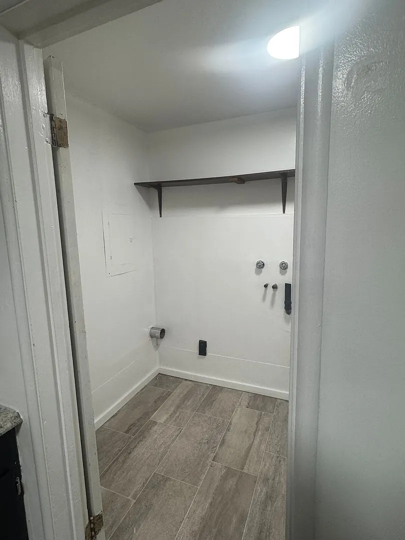 2 Bed 1 Bath House — Photo 4