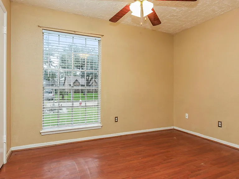 22811 Capitol Landing Ln — Photo 9