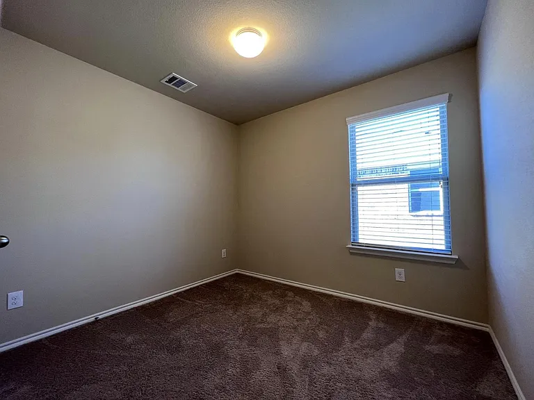 319 Plum Dr — Photo 15