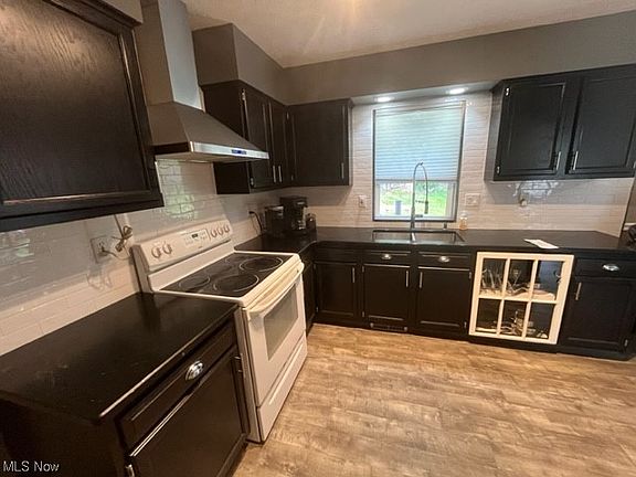 5th image of 1239 Eastland Ave