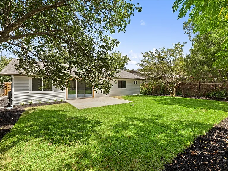 1111 Spearson Ln — Photo 31