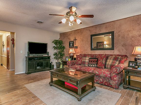 4th image of 1312 La Paloma St