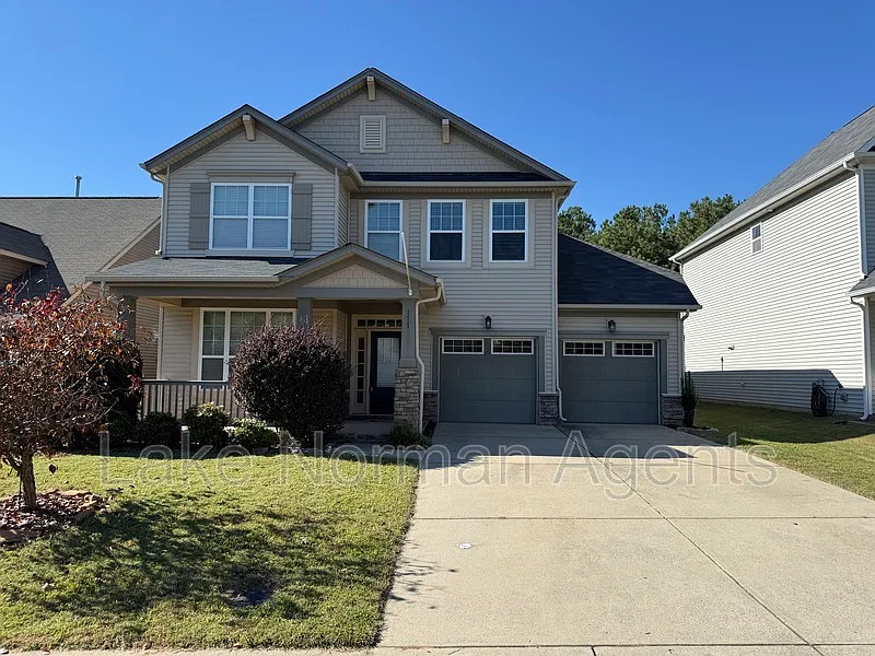 3 bed, 2.5 bath, 2600 sqft, $2,550 — Photo 3
