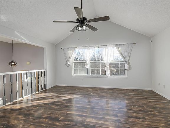 3rd image of 2204 S 19th Ter