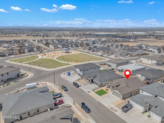 2nd image of 553 Oakmont Pl