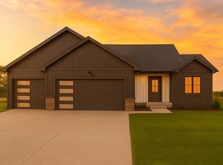 390 Candy Ln, Kinnickinnic Township, WI 54022