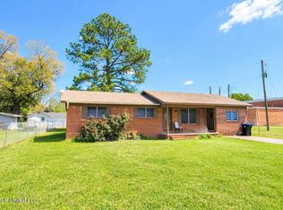 54 Sinclair St, Lucedale, MS 39452