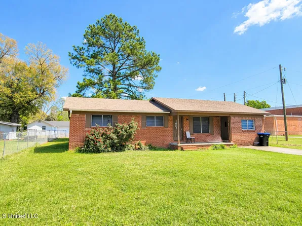 54 Sinclair St, Lucedale, MS 39452