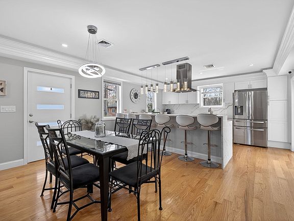 5th image of 50 Great Elm Rd