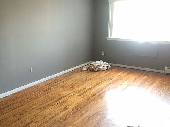 4th image of 2566 50th Ave