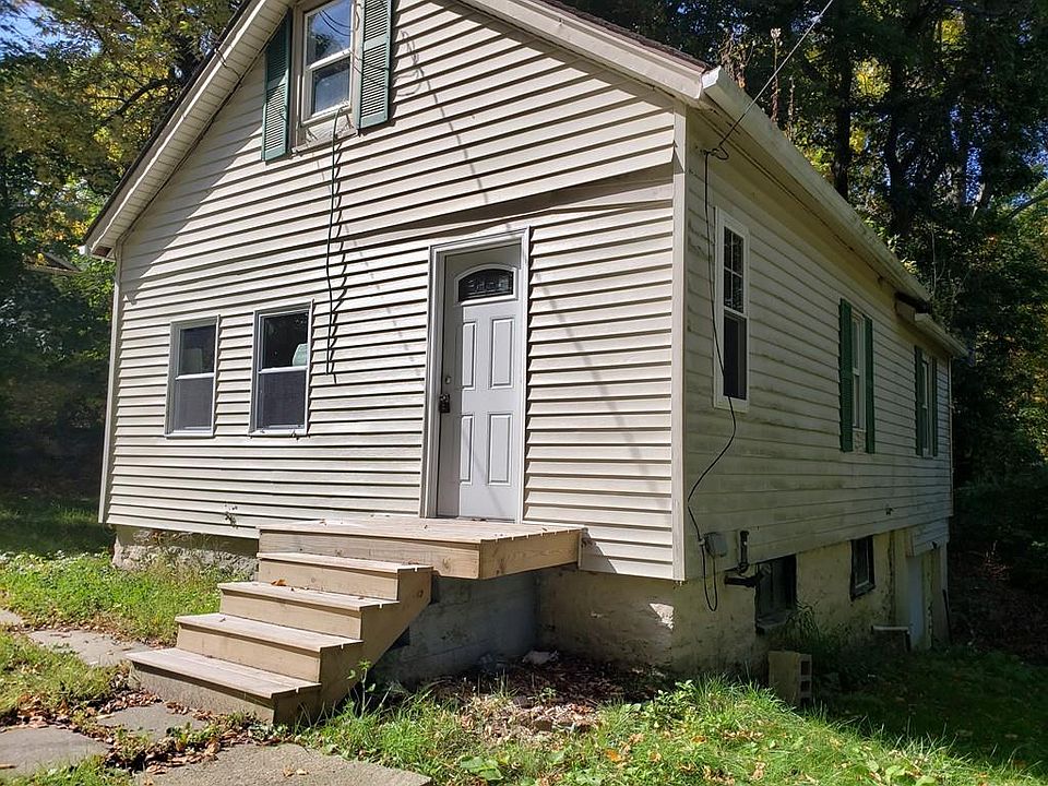 1st image of 398 Stafford St