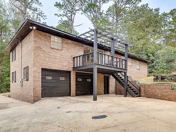 2nd image of 114 Bell Pl