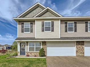 8043 Abercrombie Ln, Woodbury, MN 55129