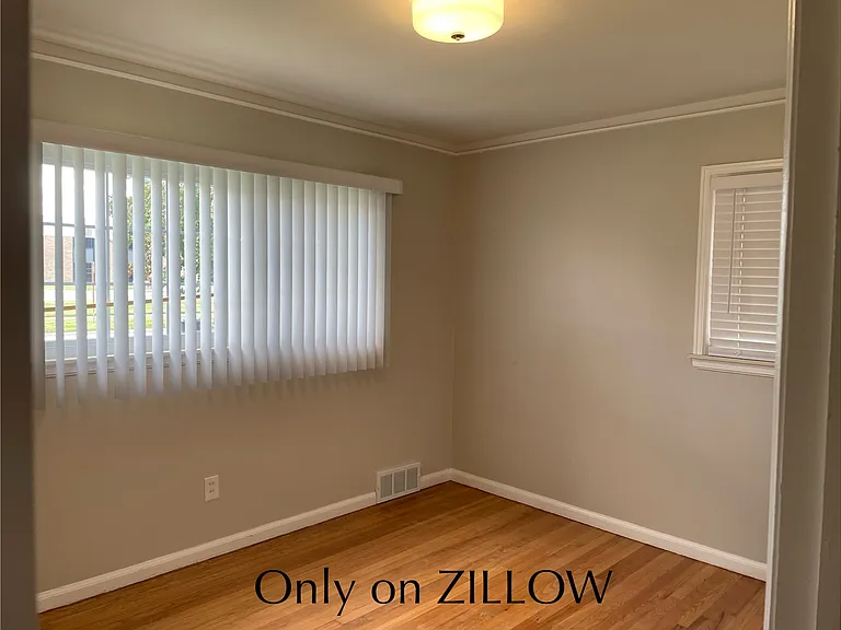 1st Flr Bedroom In