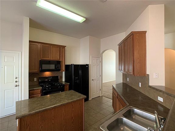 5th image of 1353 Rainbow Parke Dr