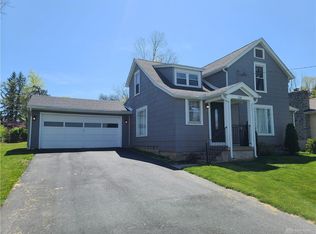 110 W Orchard Springs Dr, Dayton, OH 45415