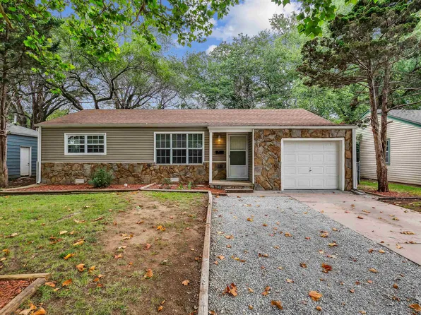 201 Wire Ave, Haysville, KS 67060