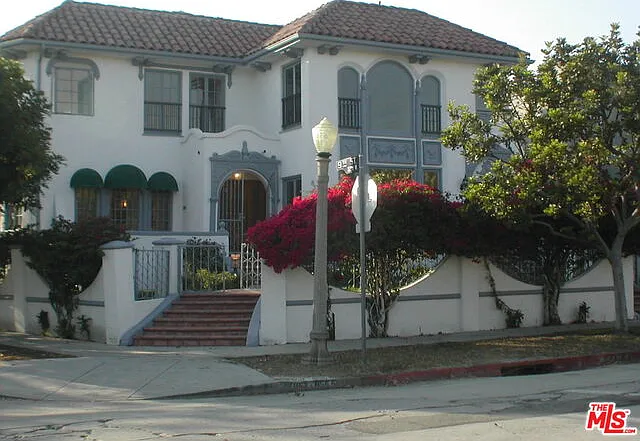 4 bed, 3.0 bath, 2550 sqft, $6,850 — Photo 1