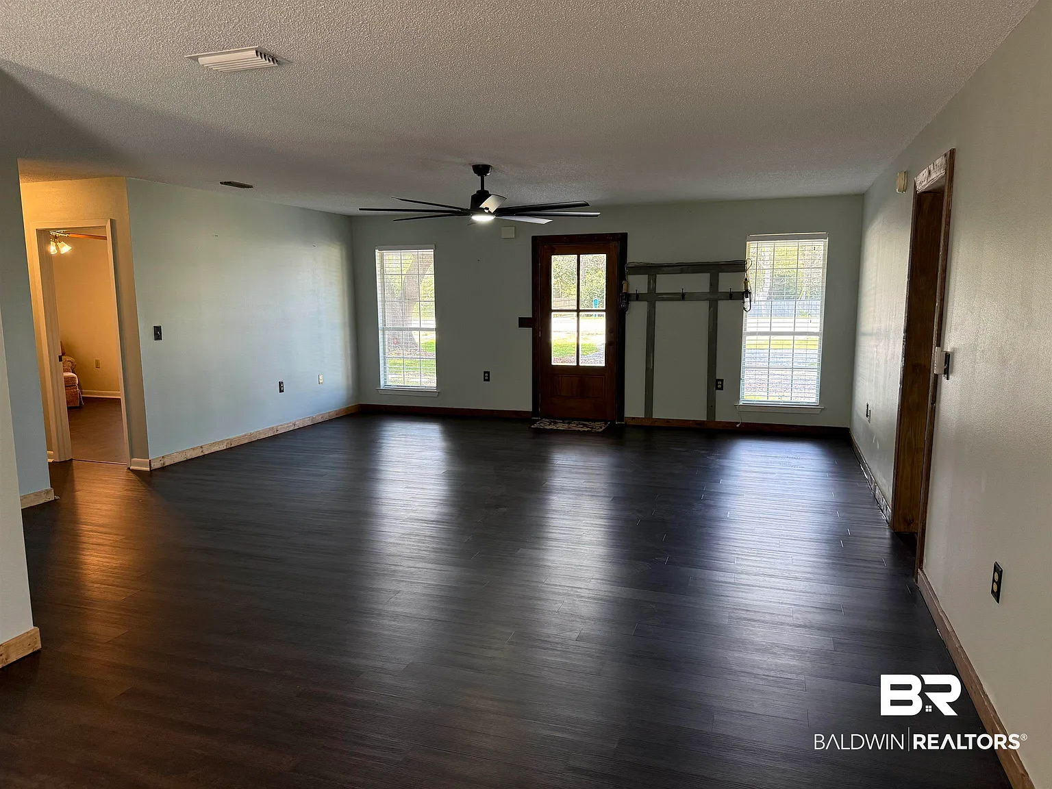 3 bed, 2.0 bath, 1848 sqft, $2,950 — Photo 4