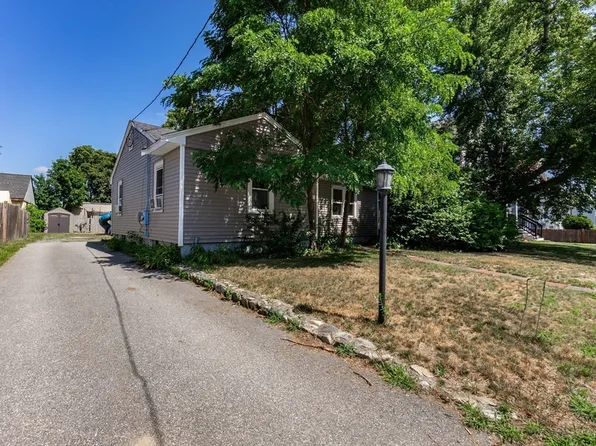 26 Hartford St, Framingham, MA 01702