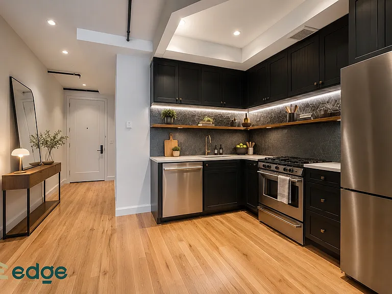 180 N 7th St #306 — Photo 4