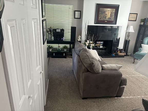 3rd image of 5503 S Walden Wood Cir