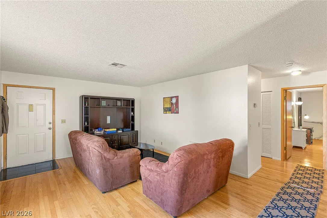 2 bed, 2.0 bath, 994 sqft, $1,800 — Photo 4