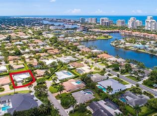 516 Neapolitan Ln, Naples, FL 34103