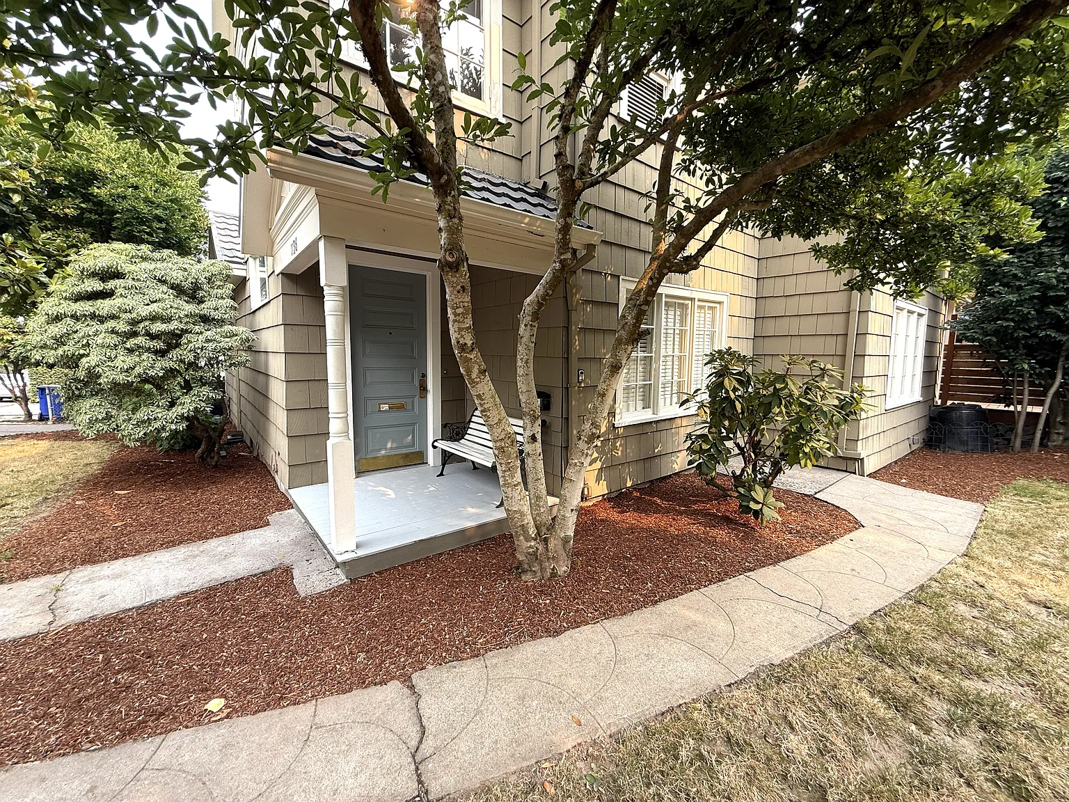 2 bed, 1282 sqft, $2,415 — Photo 2