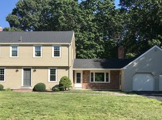 42 Winsor Ln, Topsfield, MA 01983