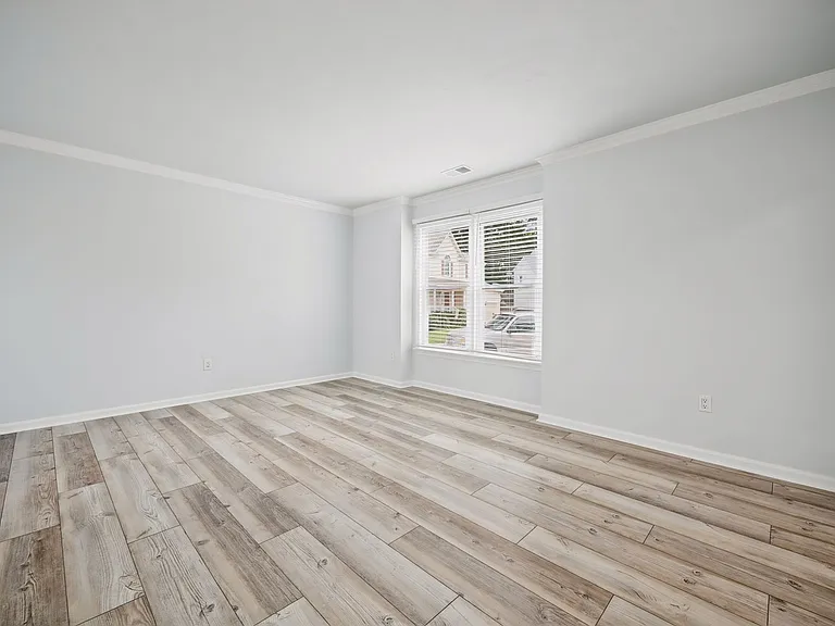 809 Bishop Ct — Photo 15