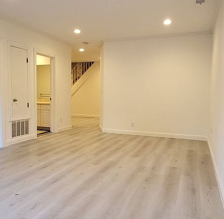2nd image of 450-452 11th Ave #450A